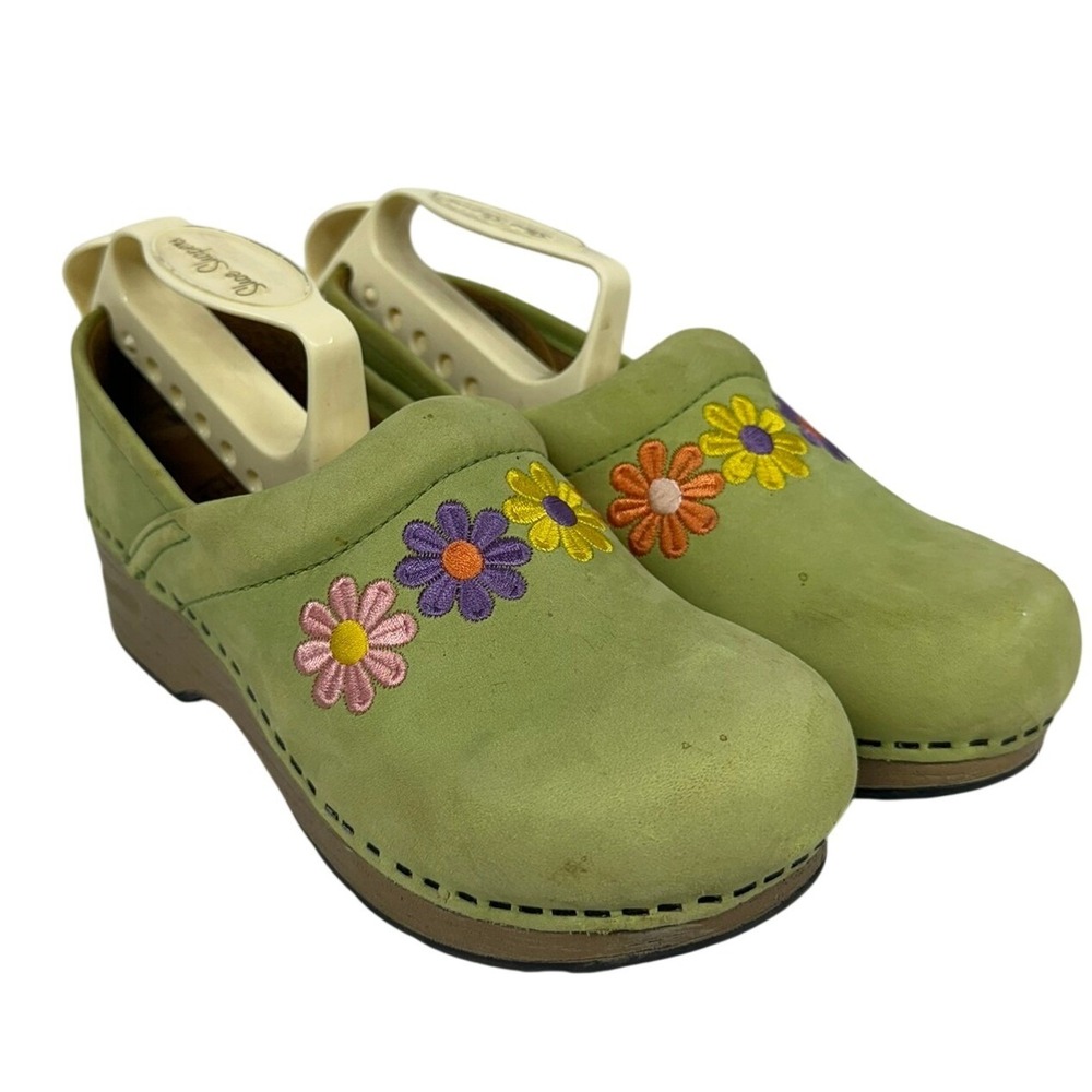 Dansko Rare Girls Green Suede Whimsical Colorful Floral Embroidered Boho Clogs